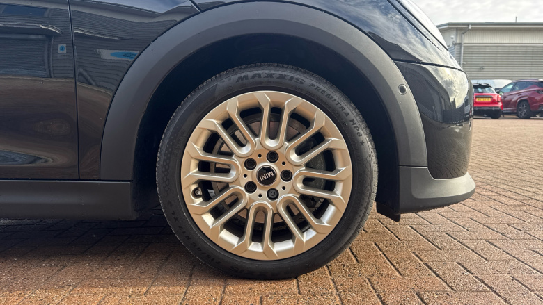 MINI Cooper 2.0 S Exclusive 3dr Auto Petrol Hatchback